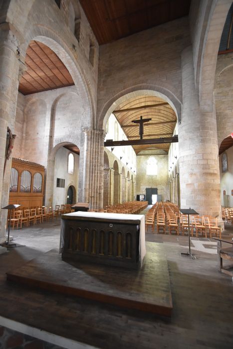 église, nef depuis le choeur