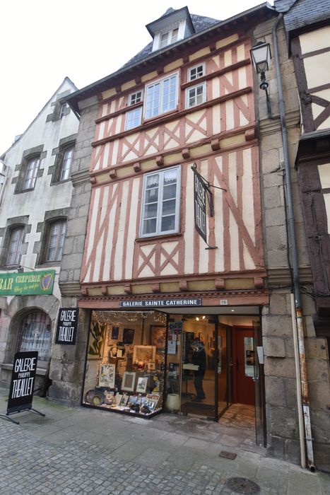 façade est sur rue