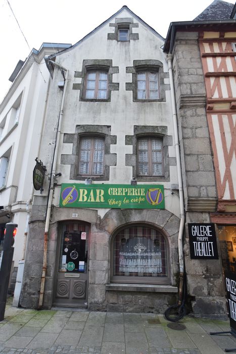 façade est sur rue