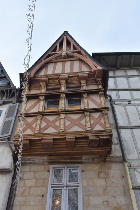 façade est sur rue, vue partielle