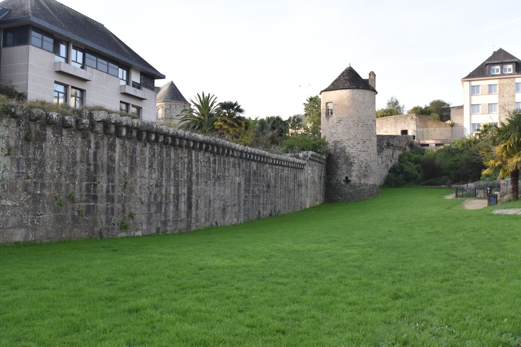 portion des remparts situés le long de la rue des Douves