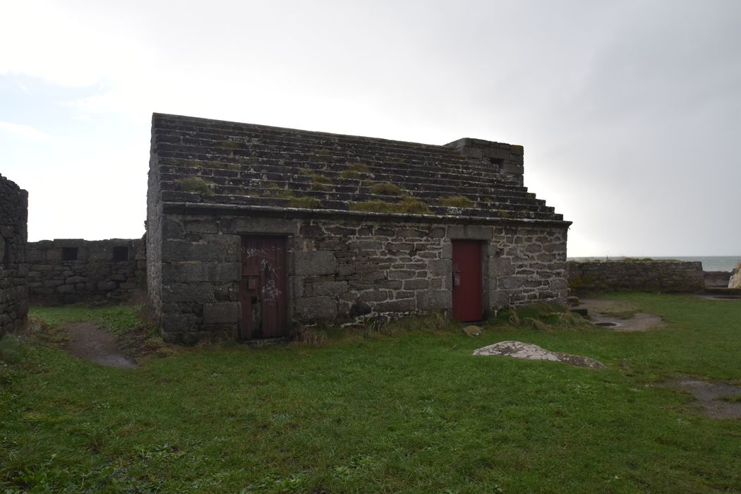 corps de garde, façade nord-ouest