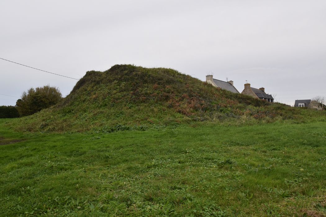 vue générale du tumulus depuis le Sud