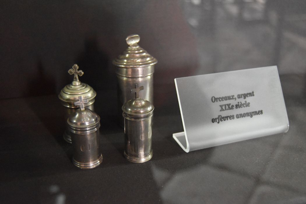 Ampoules aux saintes huiles