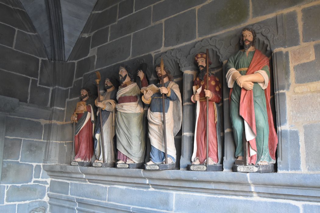statues du porche d’accès sud : Apôtres