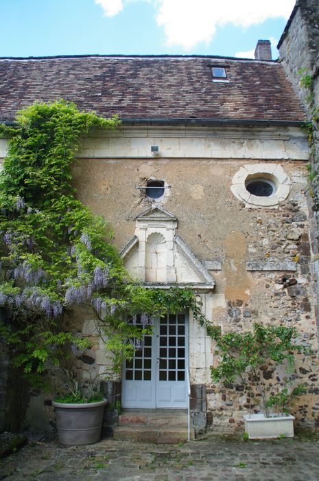 bâtiments abbatiaux, porte d’accès