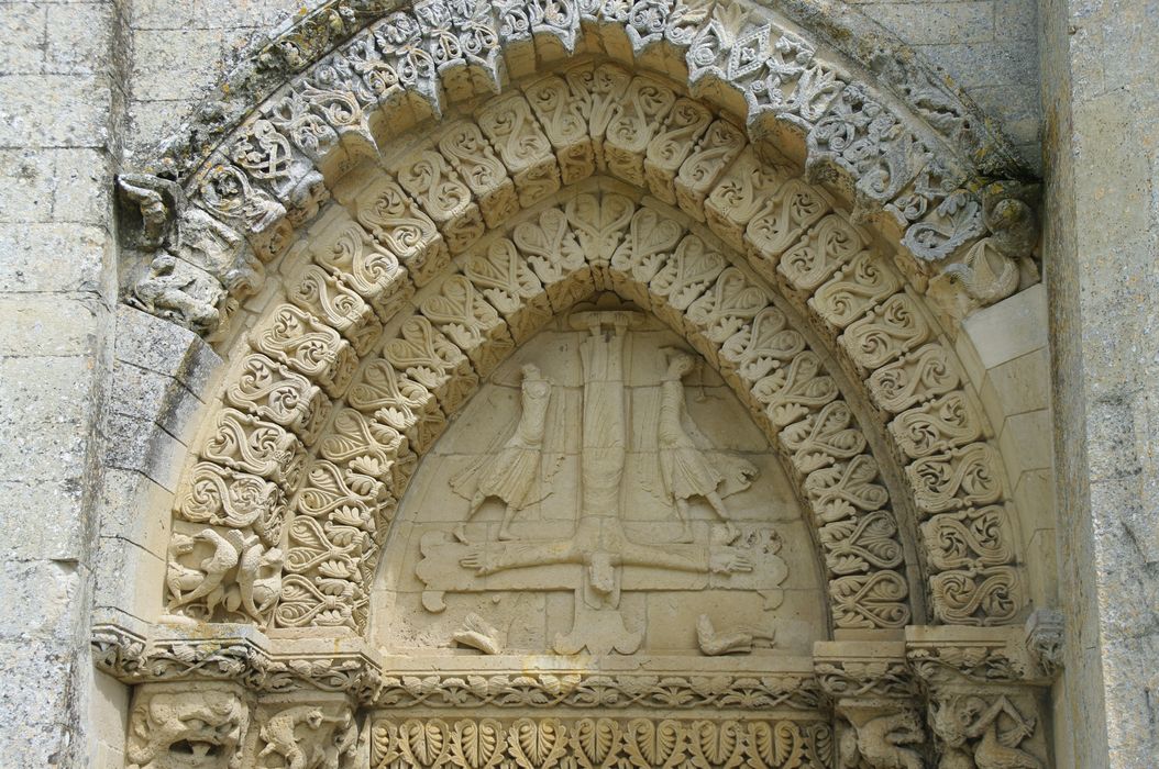 façade ouest, tympan nord