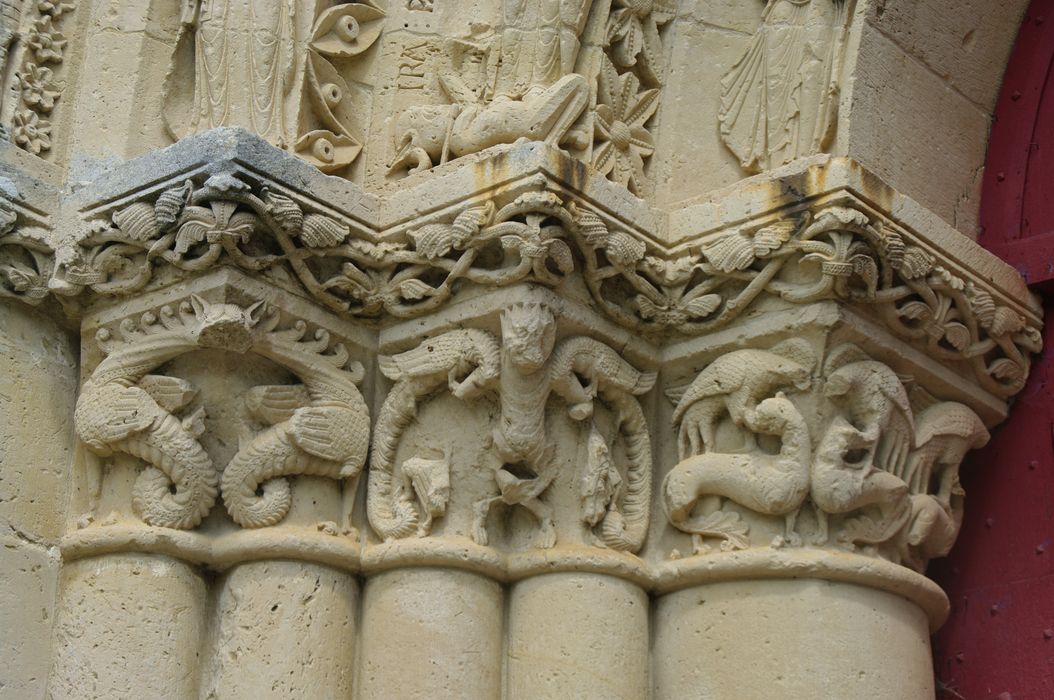 façade ouest, portail d’accès, détail