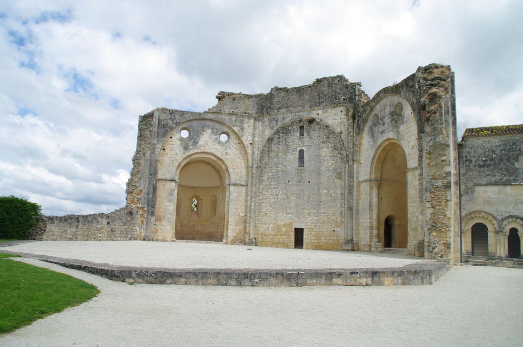 vestiges de l’église abbatiale