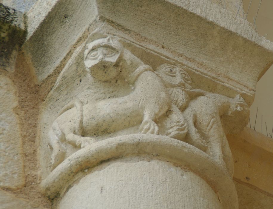 détail d’un chapiteau sculpté
