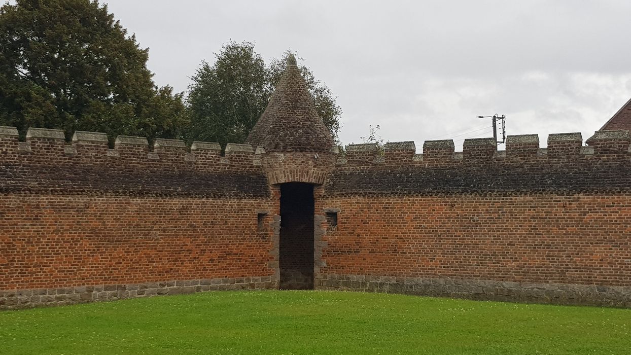 mur de clôture, élévation interne, angle nord-est