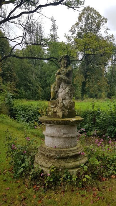 parc, détail d’une statue
