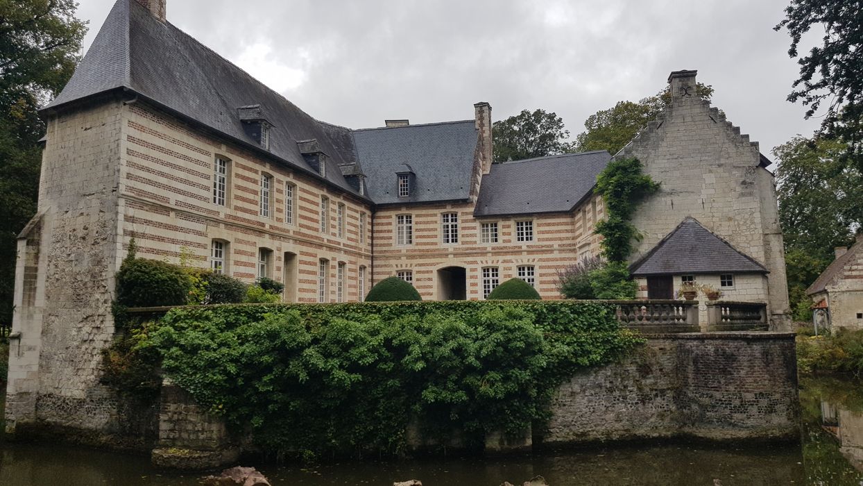 façades sud et est sur la cour intérieure