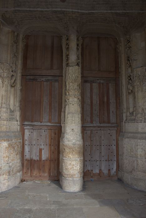 vantaux du portail d’accès sud (à droite)