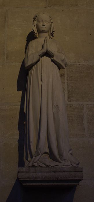statue : Isabeau de France, fille de saint Louis et reine de Navarre