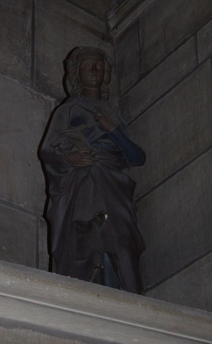 statue : Sainte non identifiée