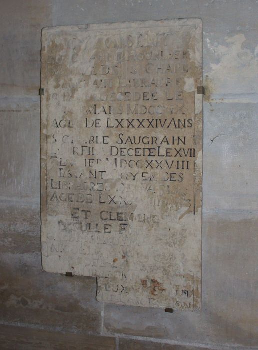 Dalle funéraire de Claude Hourlier, veuve de Charles