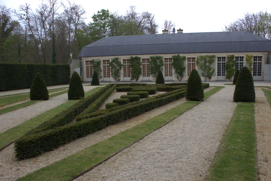 parterre de borderies de la maison de Sylvie