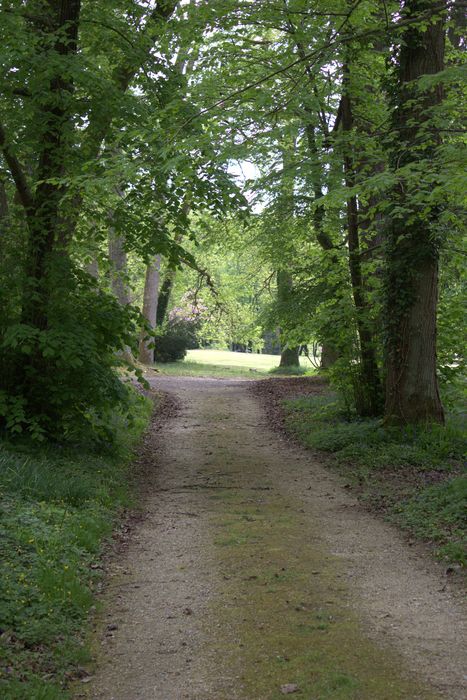 allée d’accès ouest