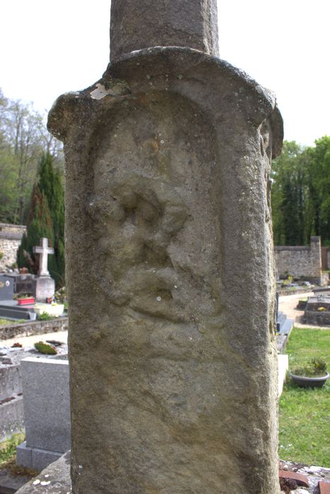 vue générale de la croix, détail du fût