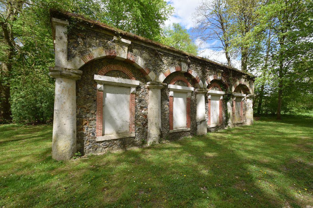 vestiges du moulin, façade est