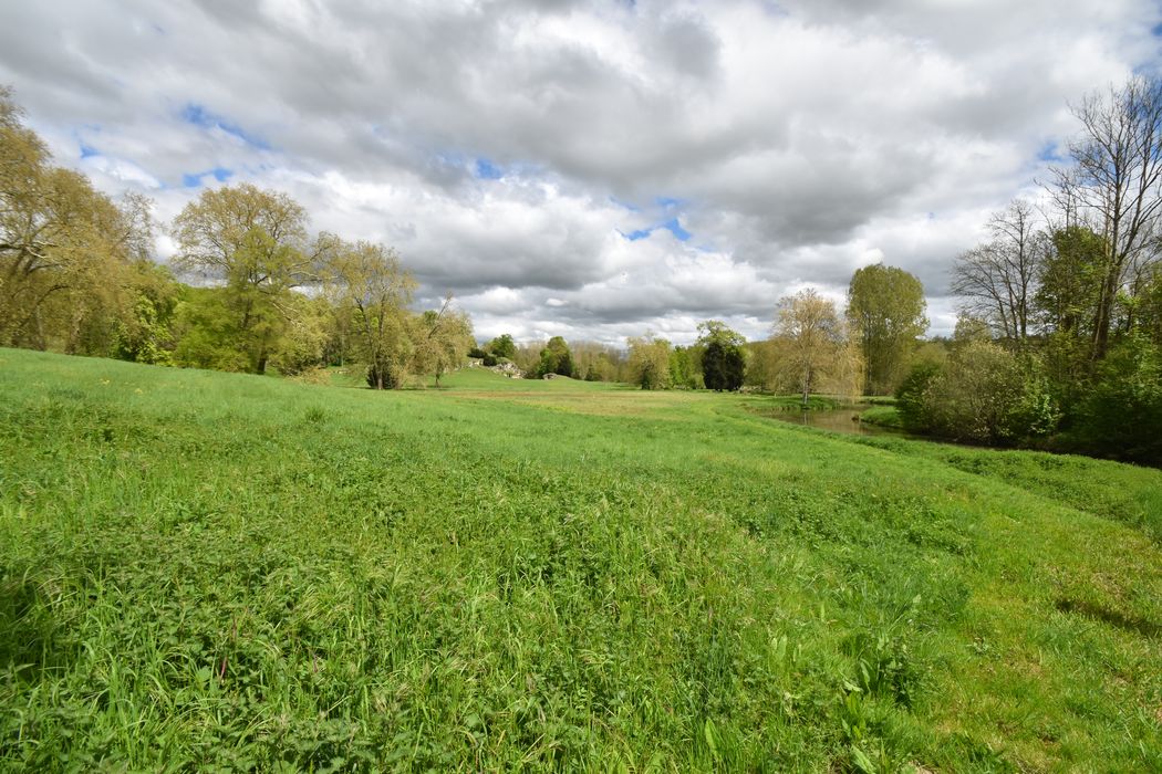 vue partielle du parc en direction du Nord à proximité du pont des Roches