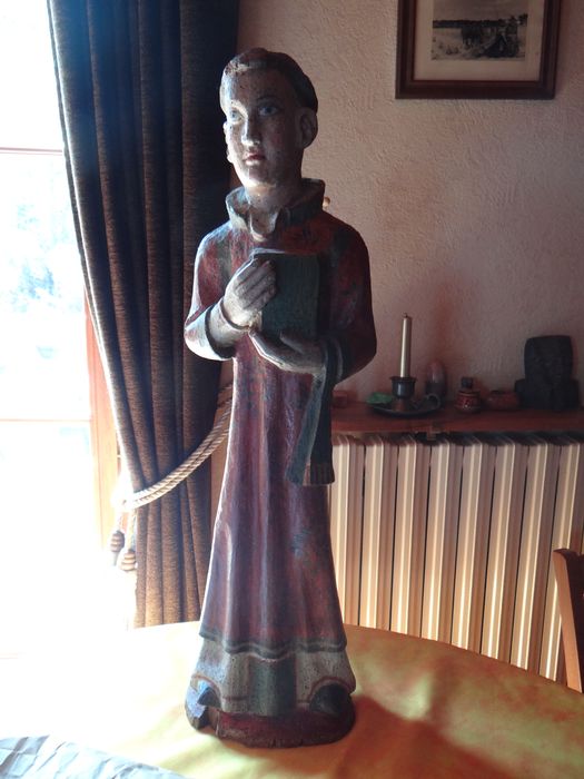 statue : Saint Benoît ou saint Étienne