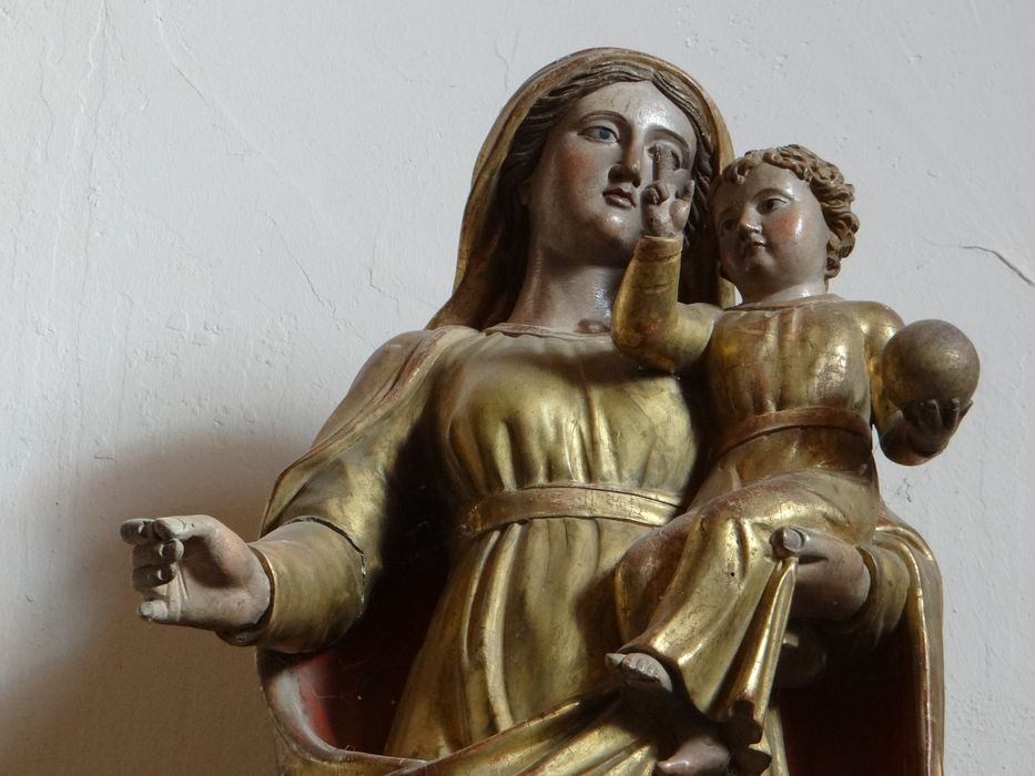 statue : Vierge à l’Enfant, vue partielle