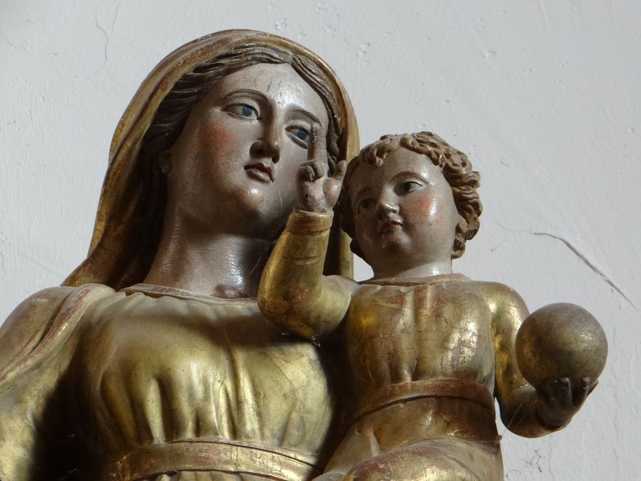statue : Vierge à l’Enfant, vue partielle