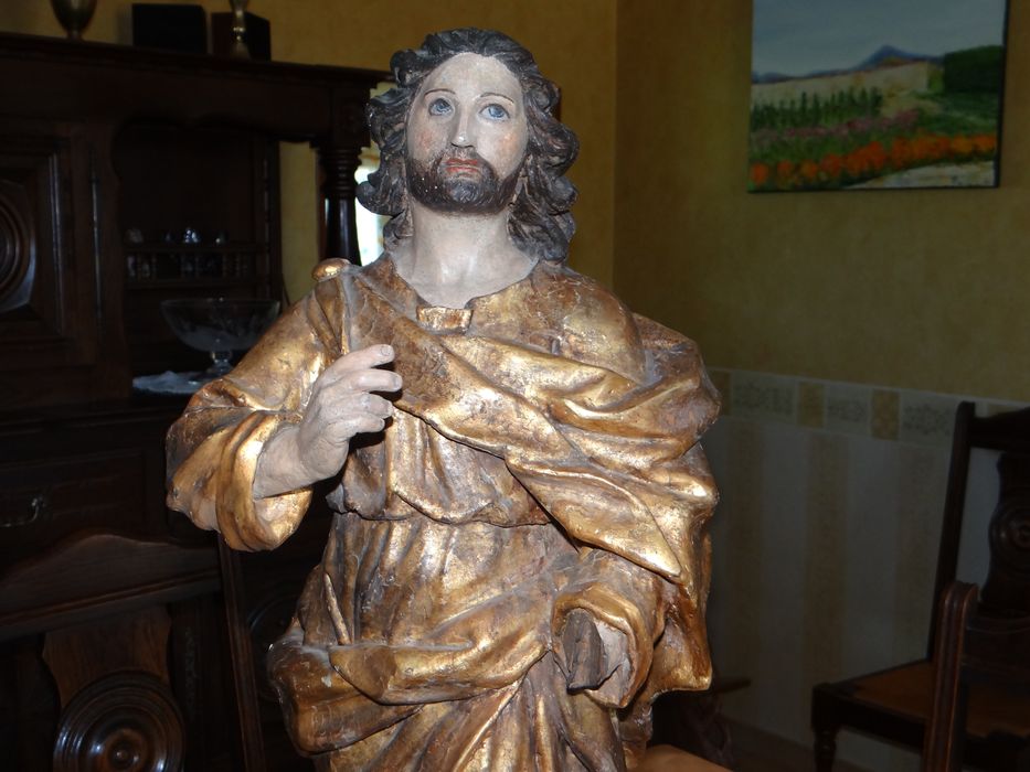 statue : Saint Jean l'Evangéliste, vue partielle