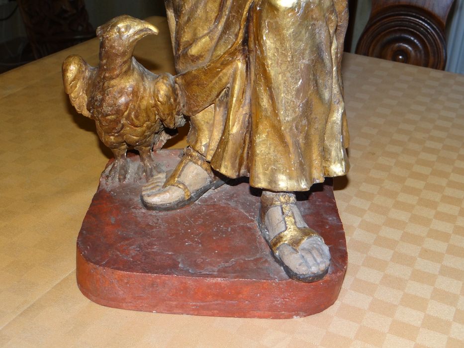statue : Saint Jean l'Evangéliste, détail