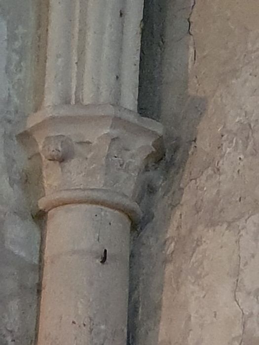 nef, détail d’un chapiteau sculpté