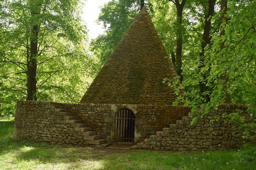 pyramide-glacière