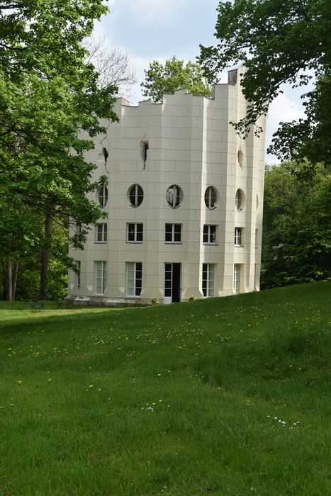 colonne détruite, élévation nord-ouest, vue partielle