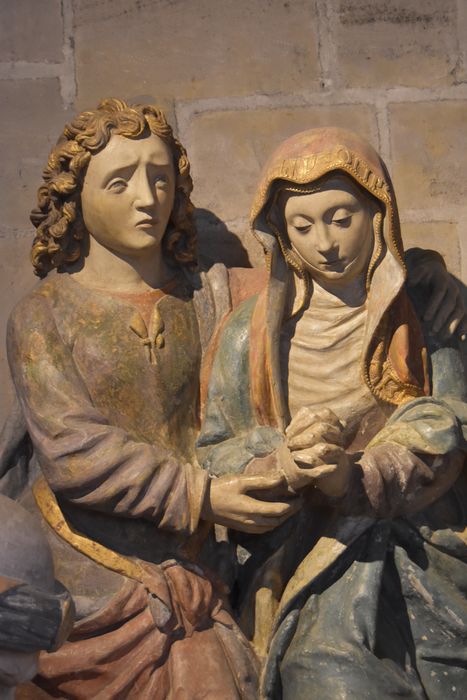 groupe sculpté : Mise au tombeau (la), vue partielle