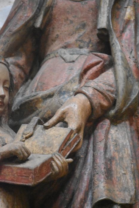 groupe sculpté : Éducation de la Vierge, détail