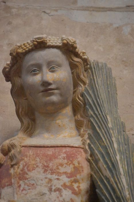 statue : Sainte Barbe, détail