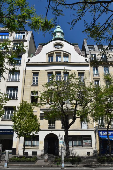 façade sur rue