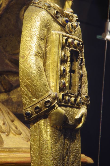 statue-reliquaire de la Vraie Croix : diacre dit saint Étienne de Muret, détail