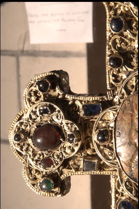croix-reliquaire, détail