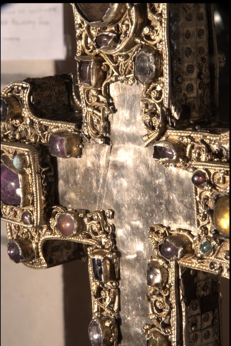 croix-reliquaire, détail