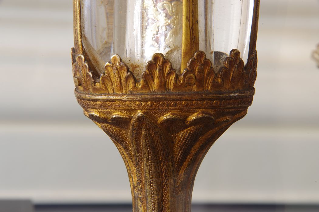 reliquaire-monstrance (reliquaire pédiculé à monstrance cylindrique verticale), détail