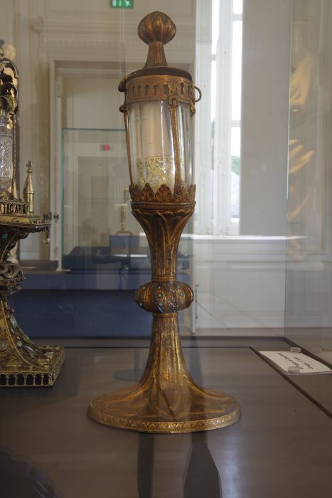 reliquaire-monstrance (reliquaire pédiculé à monstrance cylindrique verticale)