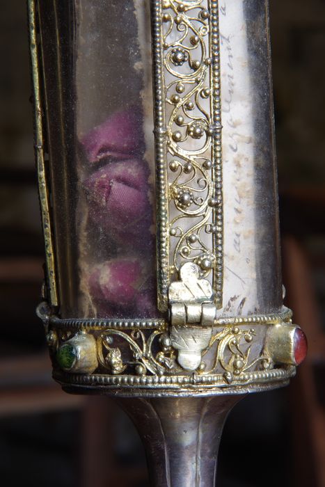 reliquaire-monstrance (reliquaire pédiculé à monstrance cylindrique verticale) de saint Amand et saint Junien, détail