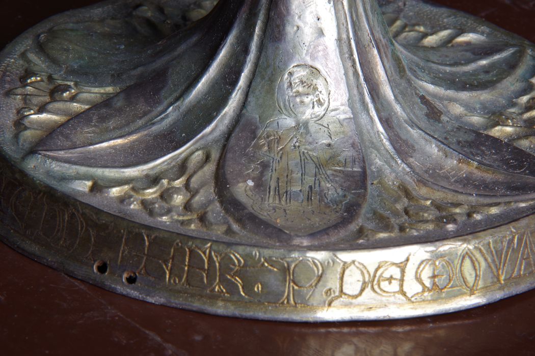reliquaire-monstrance (reliquaire pédiculé à monstrance cylindrique verticale) de saint Amand et saint Junien, détail
