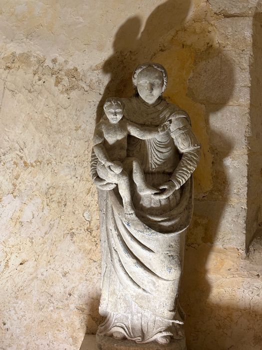 statue : Vierge à l’Enfant