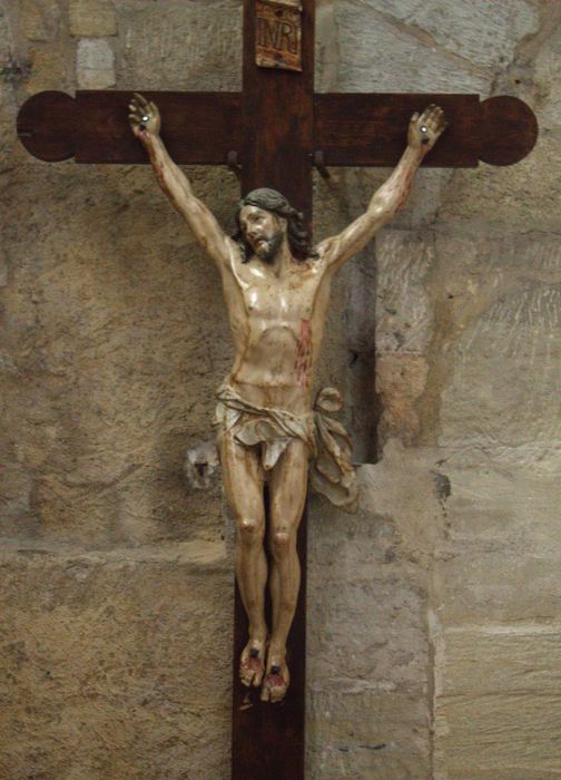statue : Christ en croix