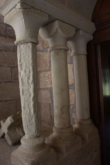 cloître, galerie est, détail des colonnettes