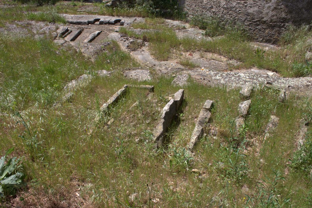 ancien cimetière au chevet de l’église