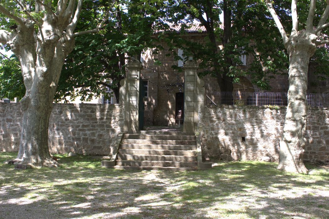 portail d’accès à la cour sud